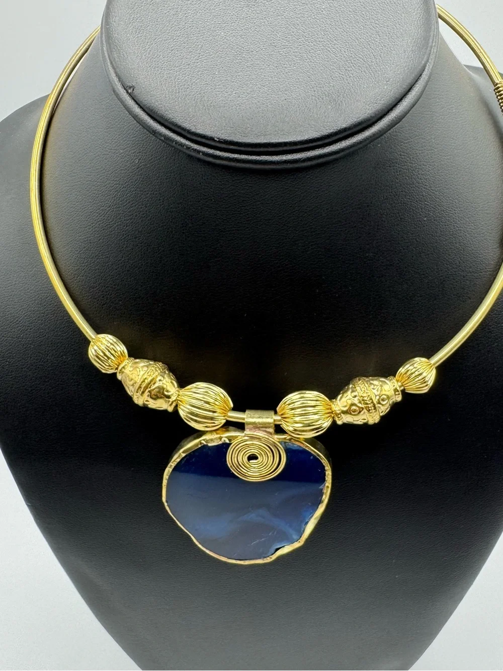 Blue Agate Collar Necklace - Picture 6 of 6